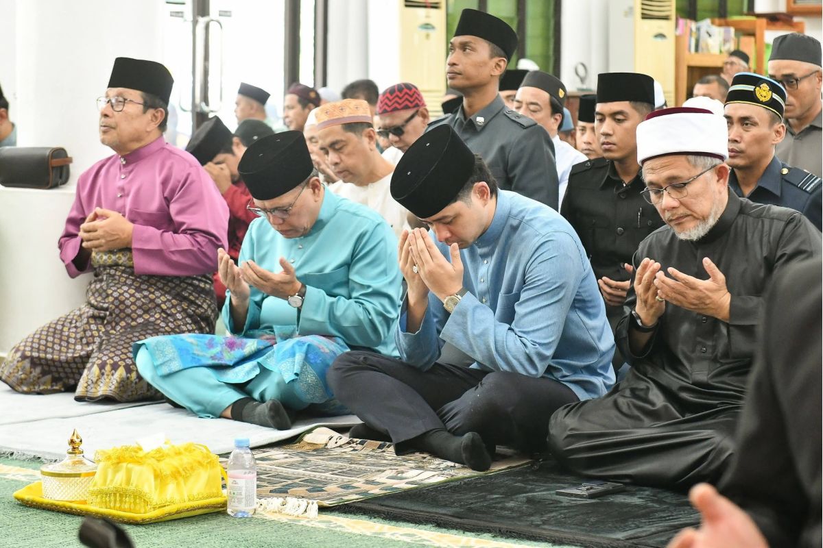 Solat Jumaat bersama KDPM Tengku Mahkota Pahang di Masjid Sultan Ahmad Shah, Tok Sira