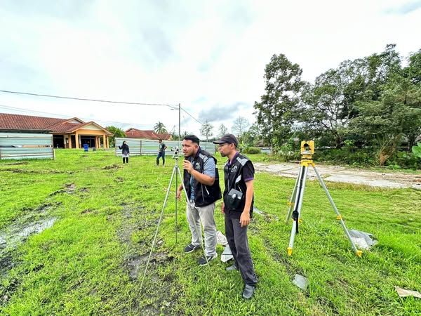 Semakan Arah Kiblat di tapak Surau Baru Kilang Sawit Kota Gelangi