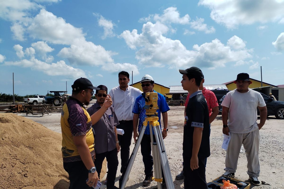 Semakan Arah Kiblat Di Tapak Surau Milik Ladang Pekan Timur